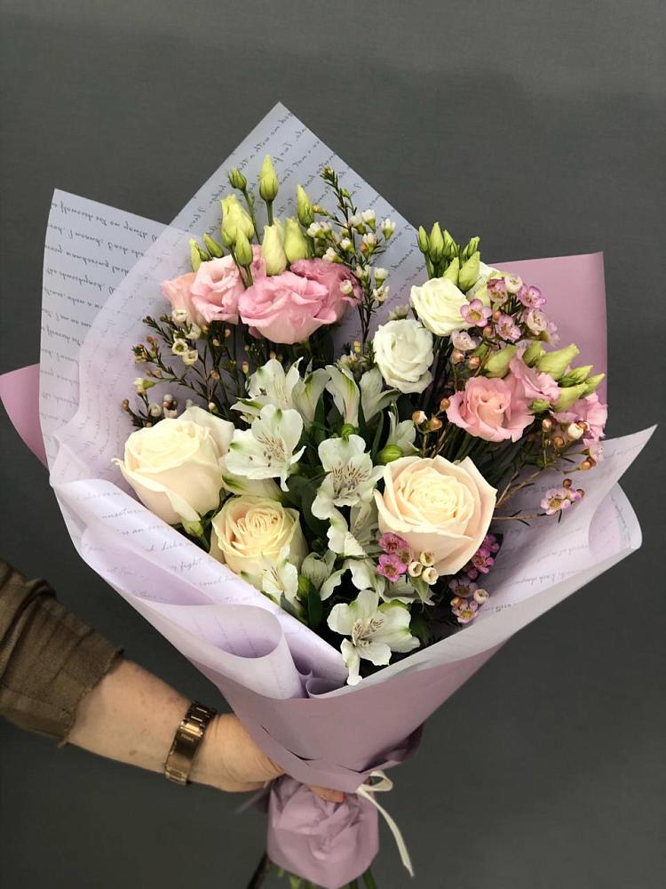 Букет цветов из: Альстромерии, Розы и Лизиантусы в Сотниковском