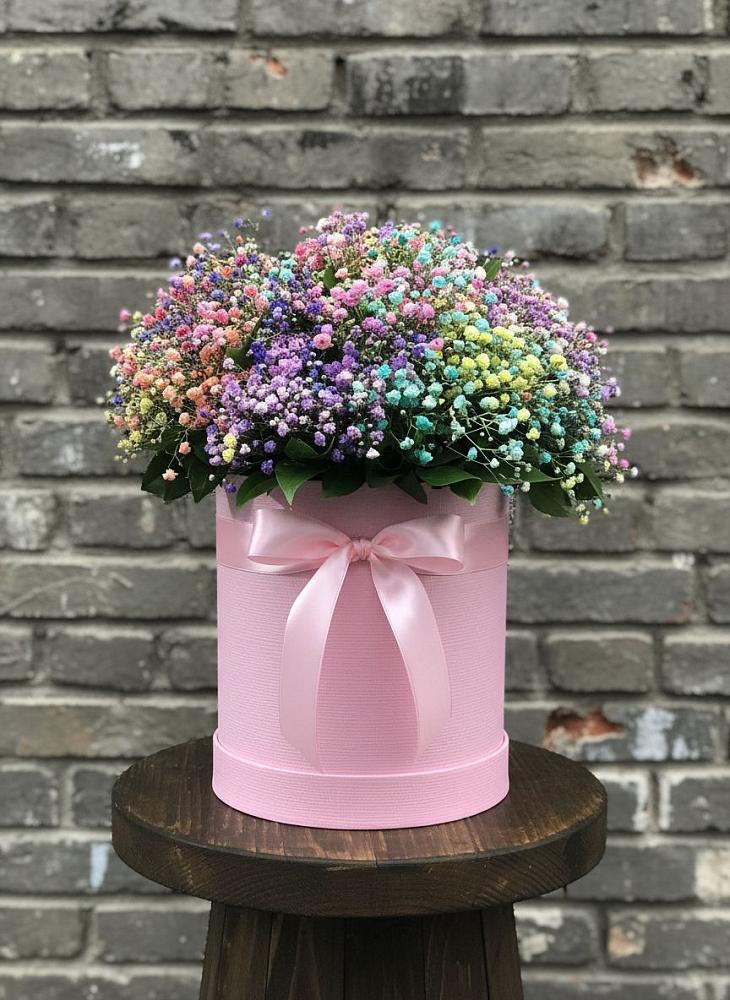 Цветочная композиция из Гипсофила и Розы в шляпной коробке в Сотниковском