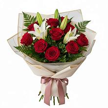 Букет цветов из:  Лилии и Розы в Сотниковском