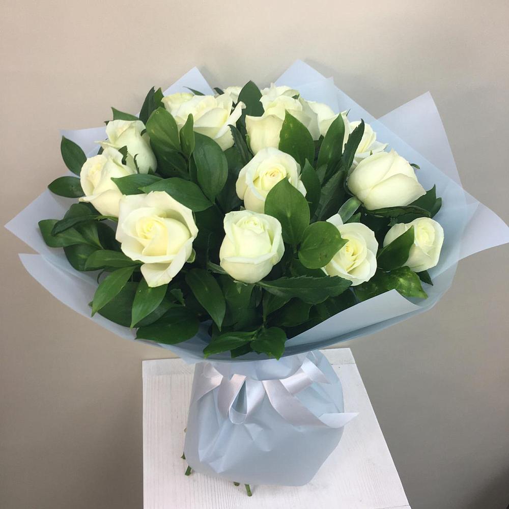 Букет 15 Белых роз Проуд в Сотниковском