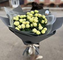 Букет Белые кустовые розы Солинеро в Сотниковском