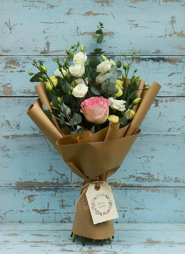 Букет цветов из: Розы и Лизиантусы в Сотниковском