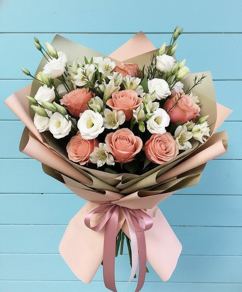 Букет цветов из: Розы, Альстромерии и Лизиантусы в Сотниковском