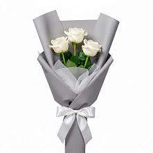 Букет 3 белые розы в Сотниковском