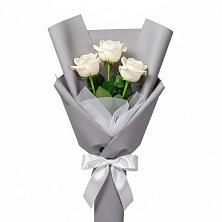 Букет 3 белые розы в Сотниковском