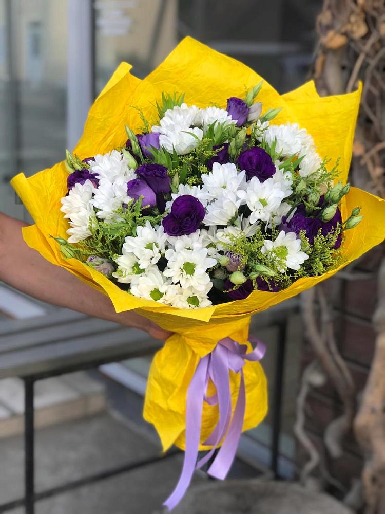 Букет цветов из: Ирисы, Хризантемы и Ромашки в Сотниковском