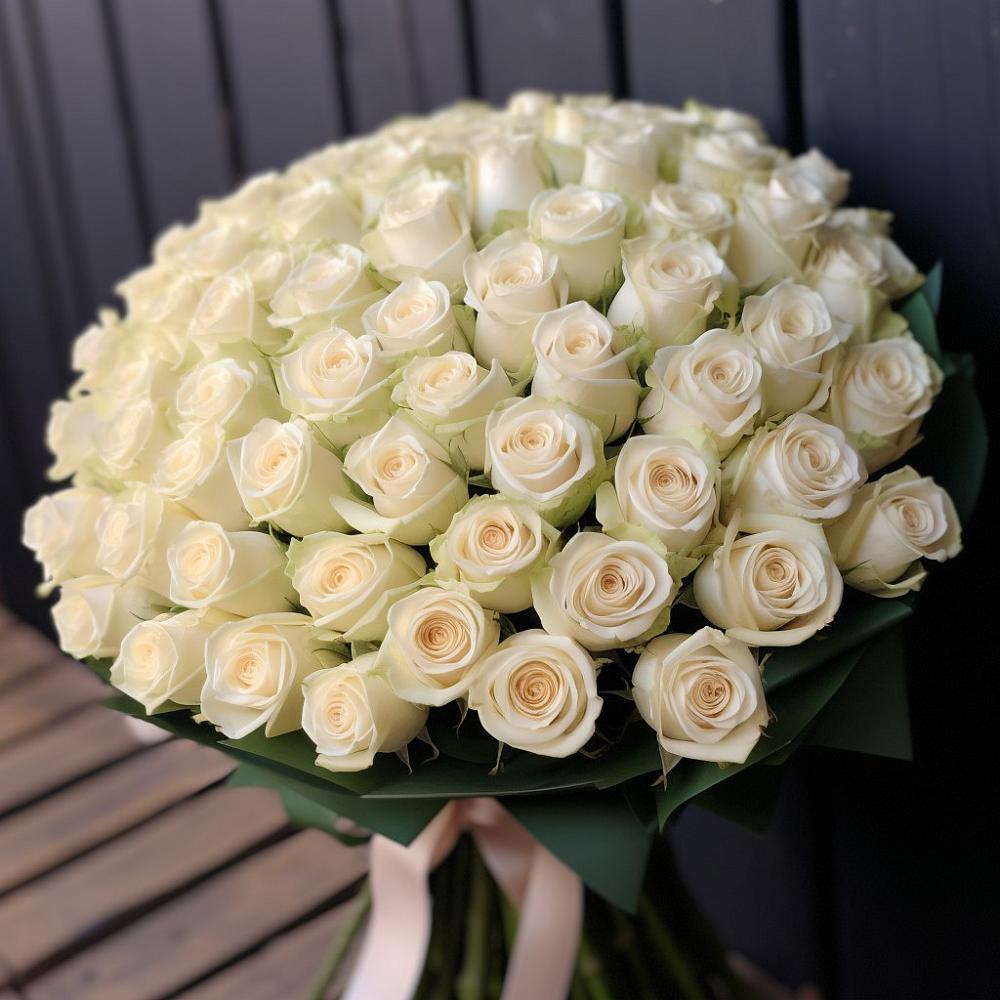 Букет 101 Белая роза Крем де ля Крем в Сотниковском