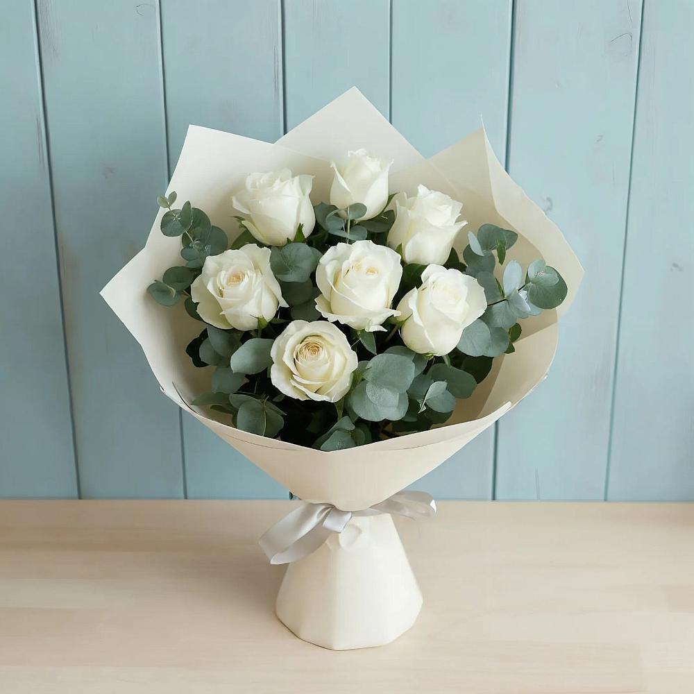 Букет Белые розы в Эвкалипте в Сотниковском