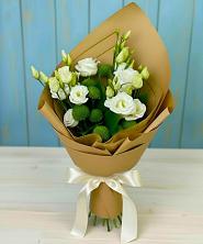 Букет цветов из:  Хризантемы и Лизиантусы в Сотниковском