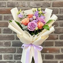 Букет цветов из:  Лизиантусы и Розы в Сотниковском