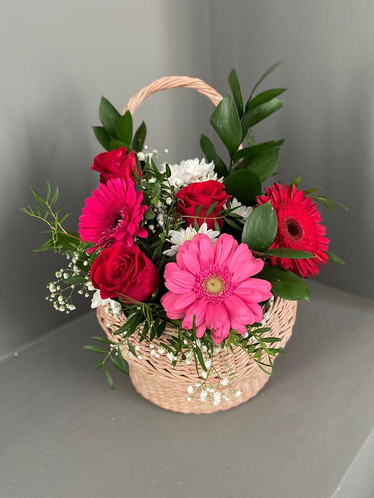 Цветочная композиция из Розы, Хризантемы и Герберы в корзине в Сотниковском