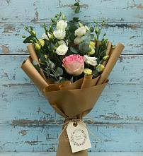 Букет цветов из:  Розы и Лизиантусы в Сотниковском